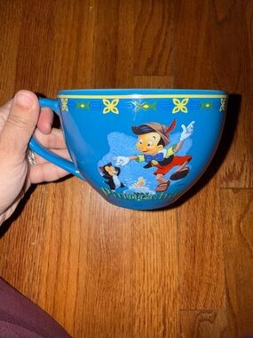 Disney Store Pinocchio and Figaro large mug or soup bowl